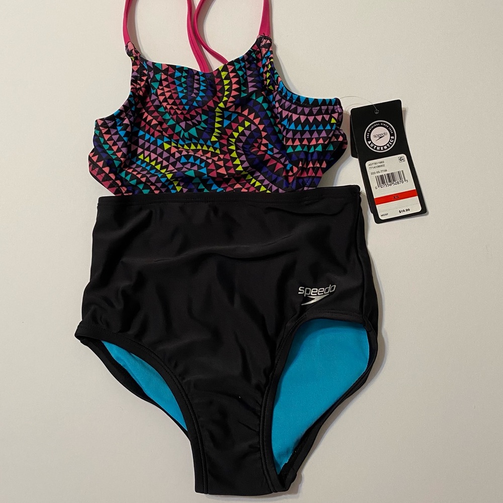 ✨Speedo one piece bathing suit✨
